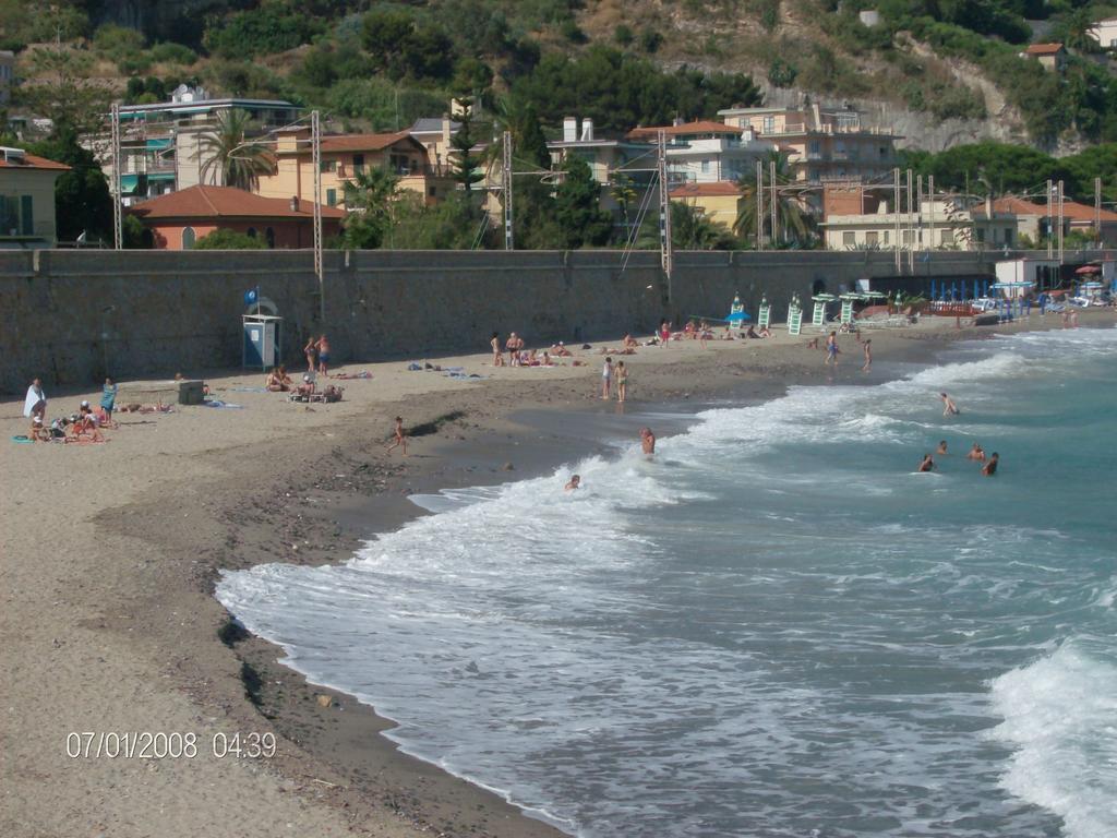 Residence Dei Fiori Bordighera Exteriör bild